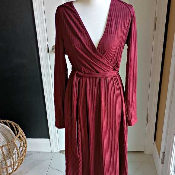 NEW! BOUTIQUE WRAP TOP RIBBED DRESS SZ M - Picture 4 of 5